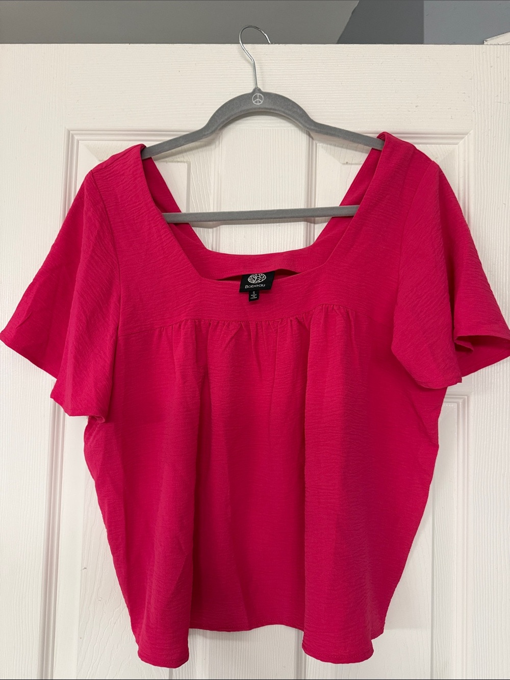 Loose Short-Sleeve Women's Top in Bright Pink - Bobeau